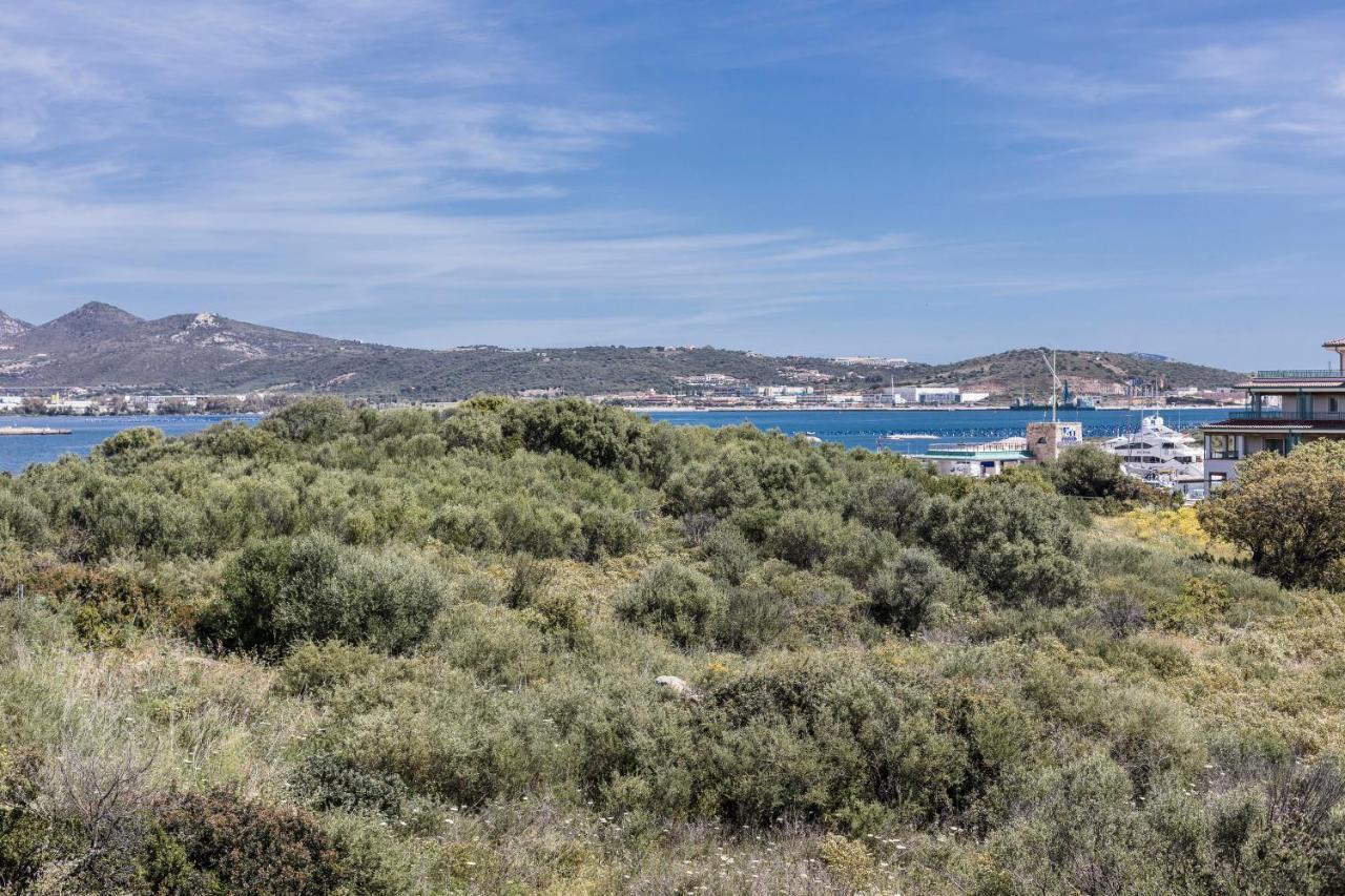 Homey Experience - Navy Sea View Apartments Olbia Extérieur photo